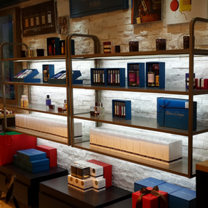 Display shelf